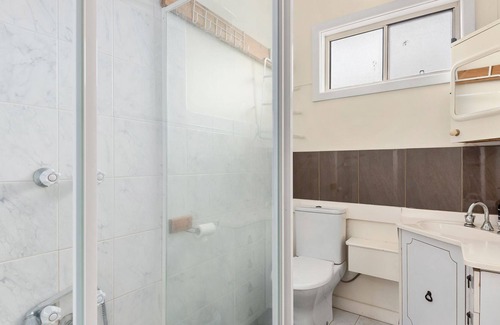 Portarlington House | Allawah Holiday Home Close to the Beach