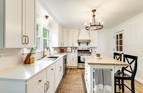 Glace House | Alleghany Mountain Cottage w/Porch & Backyard