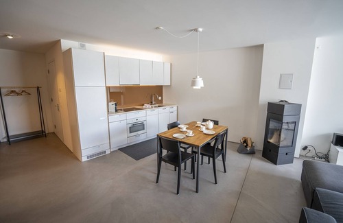 Sent Apartment | Allegra und Herzlich Willkommen in der Ferienwohnung Chasa Loft 3 in Sent
