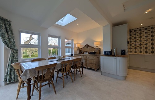 Rhos on Sea Cottage | Allenbrook - sleeps 9 guests in 5 bedrooms