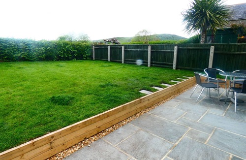 Corfe Castle Village House | Allingtons (Sleeps 8 + Baby)