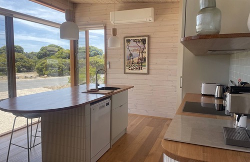 Warrenben House | Alloca Beach Shack - Contemporary take on a 1950's beach shack