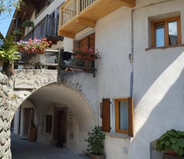 Dorsino Apartment | Alloggio Turistico LA VECIA DEL BORGO