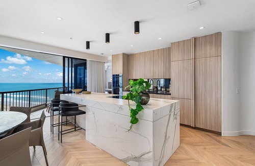 Surfers Paradise Apartment | Allunga Sub Penthouse 4Bdr 4Bth Beach Front Top Location Ultimate Luxury Skyhome