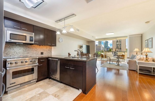Waikiki Condo | Allure Waikiki 803: 2 BR, 2 BA Condominium in Honolulu, Sleeps 5