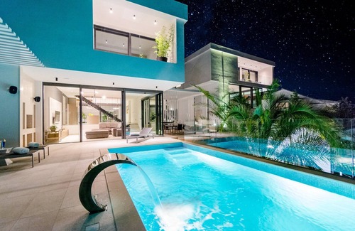 Sutivan Villa | Alluring Sutivan Villa | 3 Bedrooms | Villa Tranquil Brac | Private Infinity.