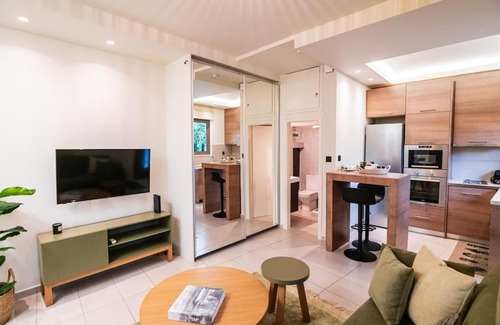 Ilioupoli Apartment | AlMar- Διαμέρισμα στο κέντρο της Ηλιούπολης
