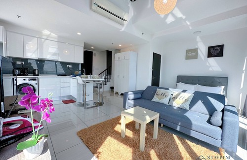 Nusajaya Condo | Almas Suites Puteri Harbour by Stayrene