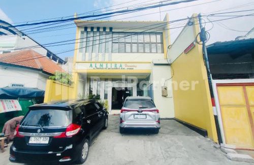 Surabaya Hotel | Almeira Homestay Syariah Near RS Islam Al-Irsyad Mitra Reddoorz