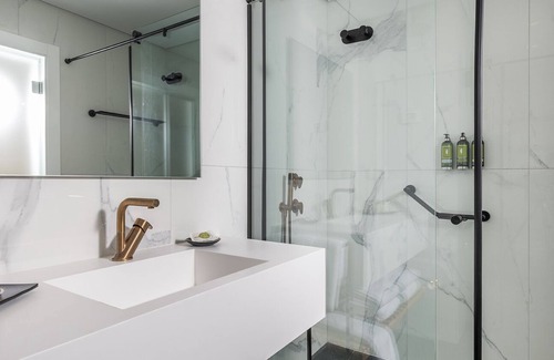 Neve Ilan Hotel | Almond hotel