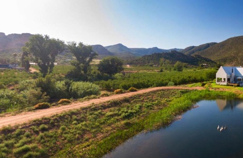 Oudtshoorn Apartment | Almond Valley Manor & Cottages