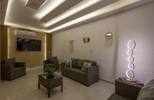 Suwailih Ski Chalet | Almond villa and farm