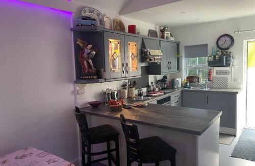 Donegal Apartment | Almost Heaven - 4 min drive from Donegal Town