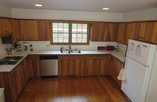 Burnsville House | Almost Heaven Mt. Michell Golf community, Newly refurbished!