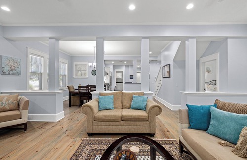 WaterSound Beach House | Almost Heaven in Watersound Proper INCLUDES Carriage House! Bedding for 12