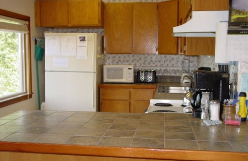 Ketchikan Apartment | Almost Home 1-Bdrm overlooking Knudson Cove Marina. Fishermen & families welcome