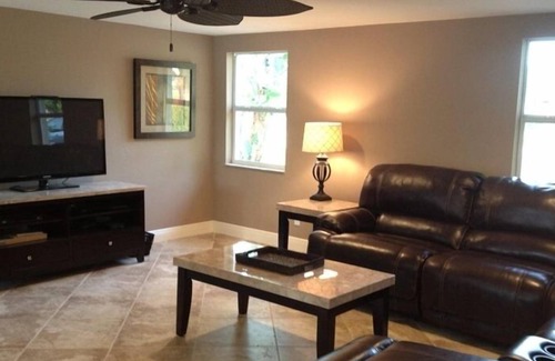 Naples Park House | Almost Paradise - Beautiful 3BR/2BA Pool Home - Near Beaches & Ritz Carlton