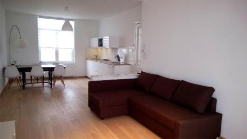 Brussels Apartment | Almost White, Near Train, Metro n7688