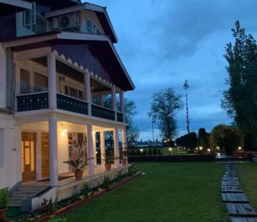 Brein Bed & Breakfast | Almus Resorts