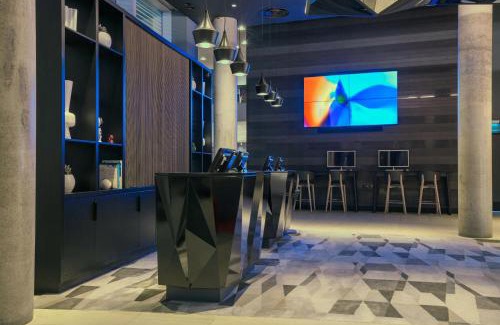 Custom House Hotel | Aloft London Excel