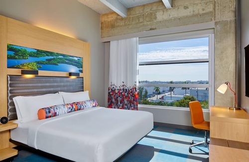 Ludlam Hotel | Aloft Miami Airport