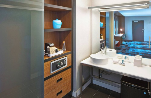 Overlake Hotel | Aloft Seattle Redmond