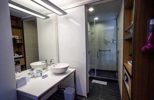 South Tulsa Hotel | Aloft Tulsa