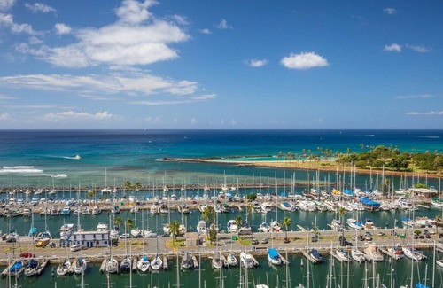 Waikiki Condo | Aloha Condos, Ilikai Marina, Condo 1894, Oceanfront, AC