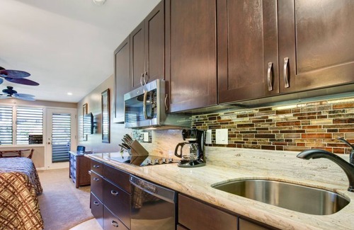 Napili Condo | Aloha Condos, Napili Bay Resort, Condo 110, Beach View
