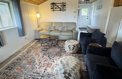 Port Ludlow Cottage | Aloha Cottage, a cute and cozy cottage near Port Ludlow