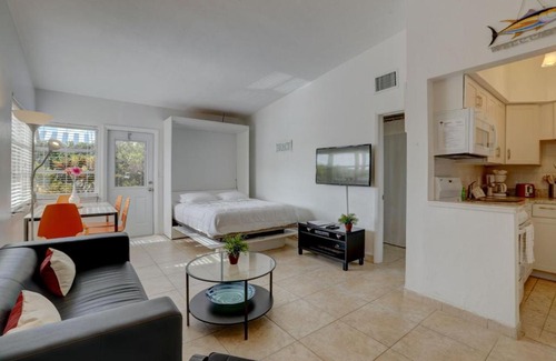 Pompano Beach Apartment | Aloha Escape Pompano Beach