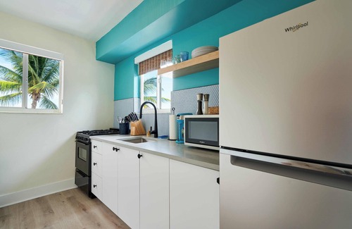 South Beach Apartment | Aloha Fridays