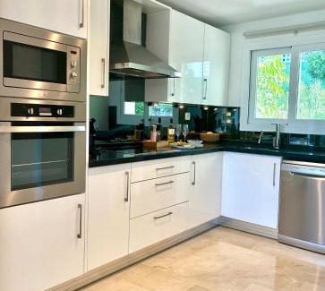 Marbella Apartment | Aloha Gardens Rooftop Terrace Pools Views