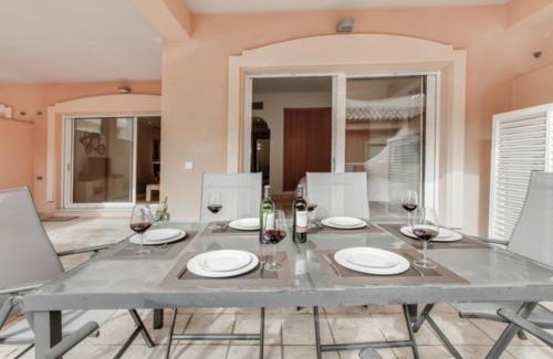 Marbella Apartment | Aloha Hill Club LLuxury 5 Star Golf Resort Near Puerto Banus and Marbella
