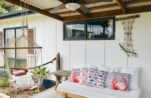 Silver Sands House | Aloha Silver Sands, sea and vines