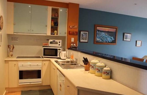Cowes Apartment | ALOHA THE WAVES COWES FORESHORE