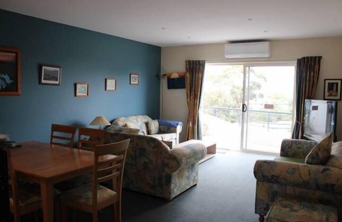 Cowes Apartment | ALOHA THE WAVES COWES FORESHORE