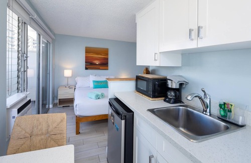 Waikiki Apartment | ALOHA-WAIKIKI OCEAN VIEW LIVING 11