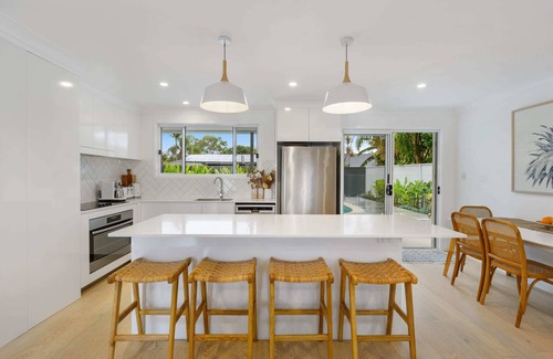 Burleigh Waters House | Aloka By Khove Summar