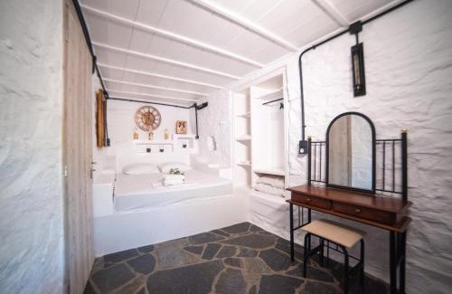 Loutra Apartment | Aloni Houses Kythnos