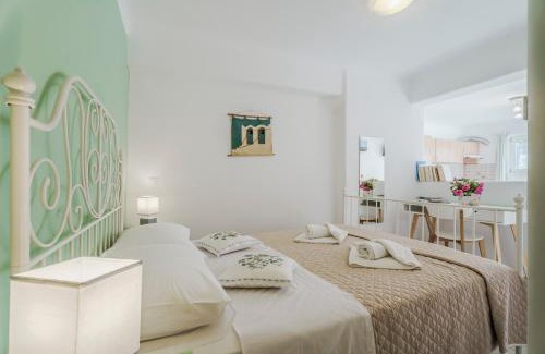 Lefkes House | Aloni Stone Studio with Private Parking