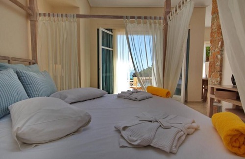 Votsi Hotel | Alonissos Beach Bungalows & Suites Hotel