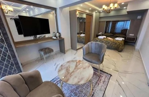 Kucukkuyu Hotel | Alp Ateş Suit