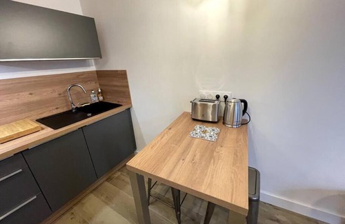 Chartres Apartment | ALP Chartres - Cosy studio au cœur de Chartres avec Parking
