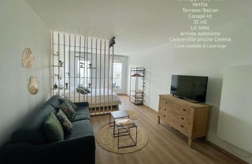 Chartres Apartment | ALP Chartres - Grand studio avec terrasse et parking