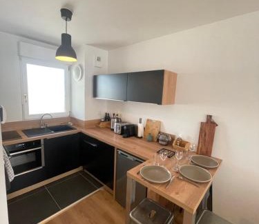 Chartres Apartment | ALP Chartres - Grand studio avec terrasse et parking
