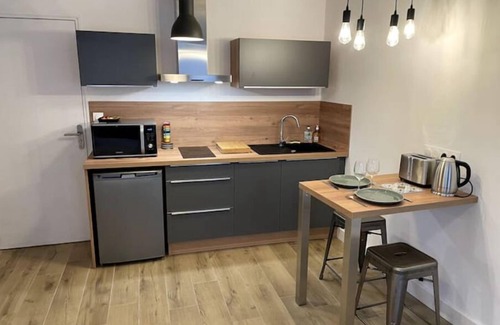 Chartres Apartment | ALP Chartres - Parking Studio Inclus - lit 160x200