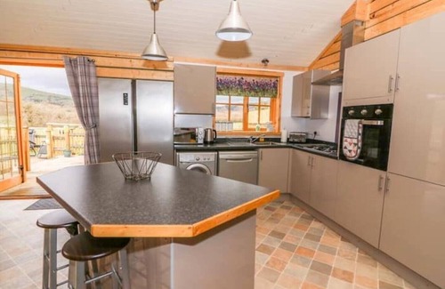 Llanbrynmair Cabin | Alpaca-6 berth, dog friendly cabin with hot tub
