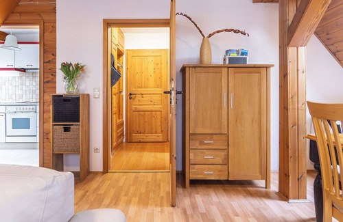 Memmingen Apartment | Alpen-hostel Südgrat 8, Buxacher Straße 23 mit Motorradvermietung