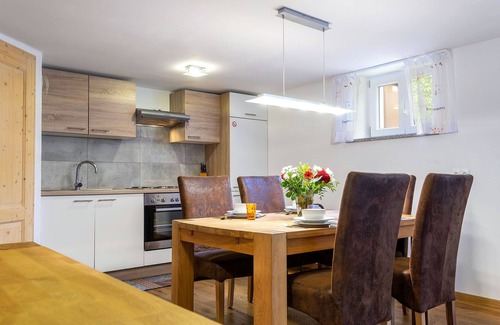 Memmingen Apartment | Alpen-hostel Talstation 4, Buxacher Straße 23 mit Motorradvermietung